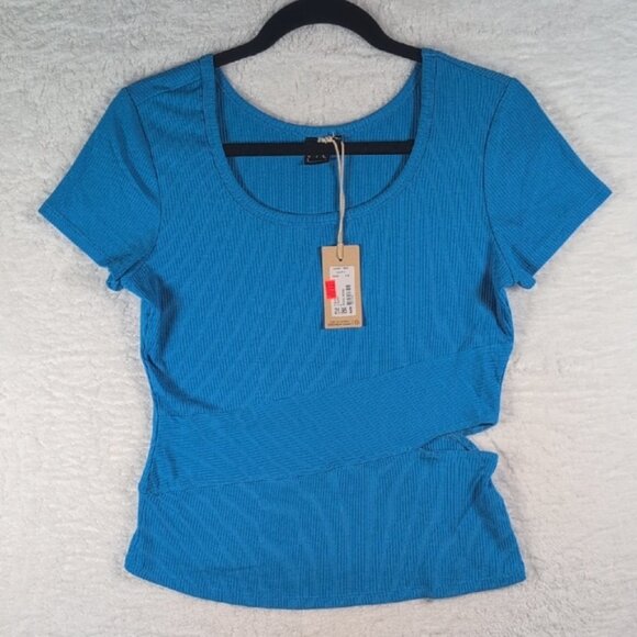 Tops - NWT Blue Womens Top